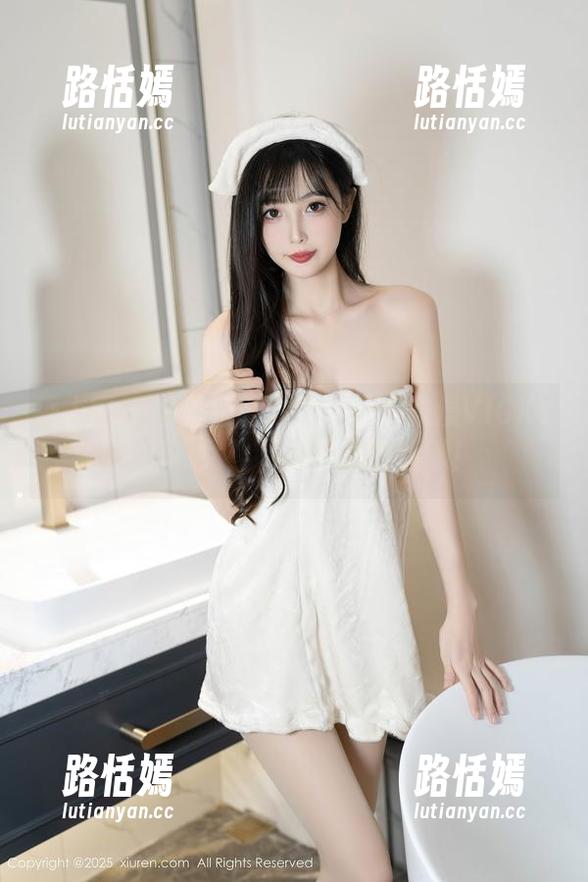 秀人网 - 想看私房写真里的陈雅漫VICKY，把“女神”二字玩得溜顺！