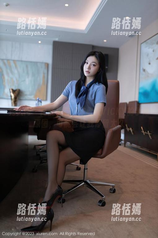 秀人网 - 高能警告！陈雅漫VICKY的学妹原图，可能会让我停留太久