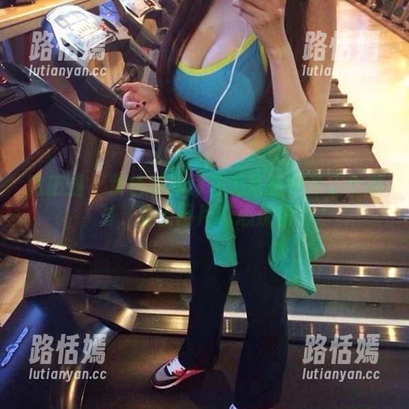微密圈 - 紫色哒豚豚在无圣光中开了个派对，夏天图片真心辣眼！