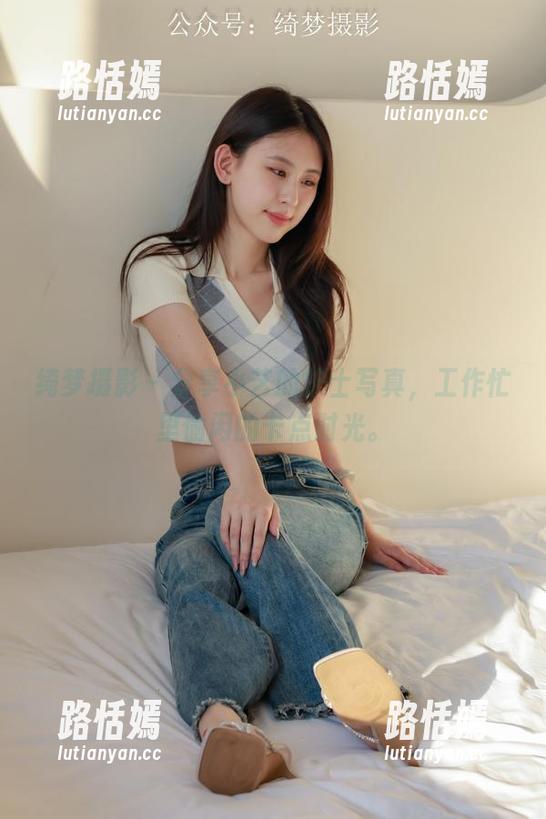 绮梦摄影 - 分享小艺的护士写真，工作忙里偷闲的卡点时光。