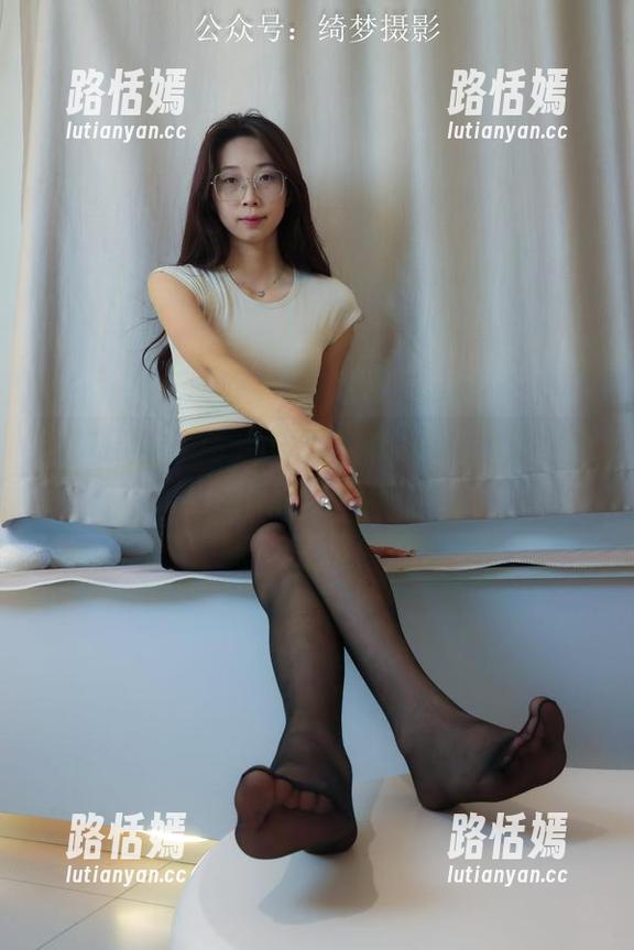 绮梦摄影 - 高清美图里的瓜瓜：少女的奇妙迷失与重获！