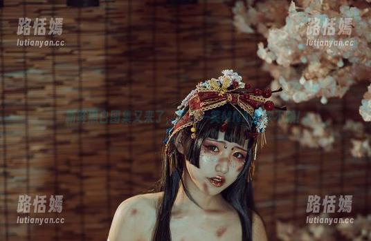 新鲜黑白图集又来了，芊川一笑MNK这次不赖！