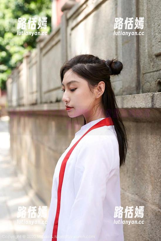 蜜桃社 - 杏子摄影剧院：网盘里流转的写真舞台！