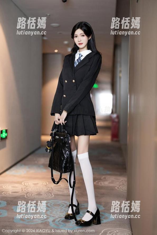 语画界 - 认真学习？No！小热巴教室里醒目高清写真成了新风潮！