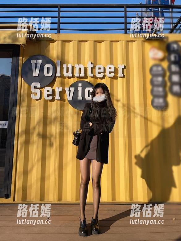 微密圈 - 软妹小九九的白衬衫，作品的角度我有点不太懂！