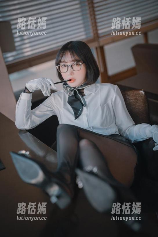 当DJAWA成为私拍新资源，韩国孙乐乐的居家小日子别有一番滋味。