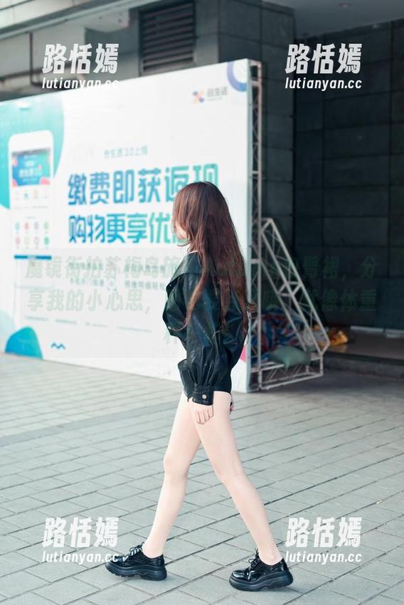 魔镜街拍苏梅岛旅拍Autumn包臀裙，分享我的小心思，图包要点开哦，就像体重秤一样！